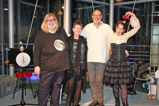 Die Künstlergruppe Dichter-Nebel bereitete ihrem Publikum im Lichtturm einen wunderschönen Abend. (Foto © Sandra Grünwald)