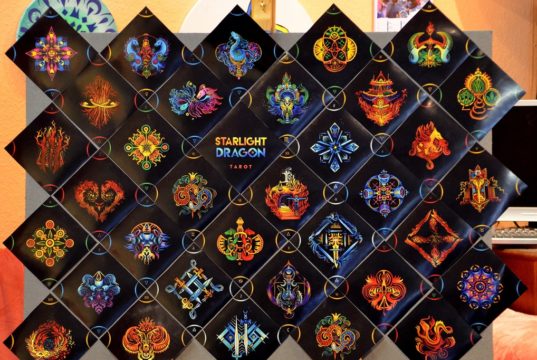 Aus Anlass des fünfjährigen Bestehens feiert das Solinger Tarothaus mit einem besonderen Workshop-Tag. Es gibt viel Wissenswertes zu erfahren. Außerdem können Besucher an verschiedenen praktischen Übungen teilnehmen. (Foto: @ Veranstalter)