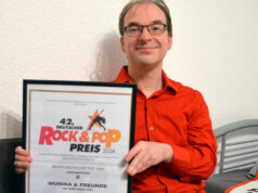 Schlagertexter Pascal Herder ist in der Musikbranche kein Unbekannter und kann bereits diverse Auszeichnungen vorweisen. (Foto: © Martina Hörle)