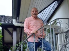 Knapp ein Jahr ist es jetzt her, dass Ulli Schmidt seine Polizeiuniform an den Nagel gehängt hat. Doch der Pensionär ist alles andere als im Ruhestand. (Foto: © Martina Hörle)