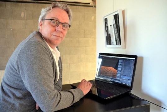 Fotokünstler Frank Voß hat eine virtuelle Galerie geschaffen, in der Künstler ihre Exponate präsentieren können. Auslöser war die Corona-Krise, die jegliche Ausstellungen für Besucher derzeit verhindert. (Foto: @ Martina Hörle)