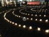 Nach diesem Beispiel sollen die Besucher der Lichternacht ihre Lichtelemente in ein vorgezeichnetes Muster stellen. (Foto: © Michael Boeck)