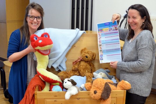 Charlotte Struckmeier (li.) und Silke Koppetsch freuen sich auf das nächste Weihnachts-Cineminni am kommenden Freitag. (Foto: © Martina Hörle)