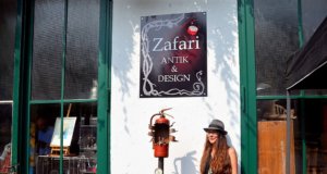 Claudia Schneider hat am letzten Samstag unter dem Namen „Zafari Antik & Design“ an der Kottendorfer Straße 61 neue Ausstellungsräume eröffnet. (Foto: © Martina Hörle)