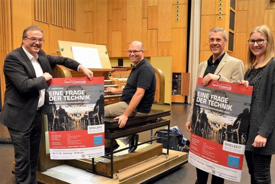 Freuen sich schon auf die kommende Orgelkonzertreihe, v. li. Hans Knopper, Roland Winkler, Jörg Pauli, Franziska Schurr. (Foto: © Martina Hörle)