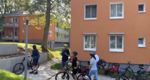 Traditionell wird einmal im Jahr vom ADFC eine Radtour durch die Siedlungen der Spar- und Bauverein Solingen eG angeboten. (Foto: © Spar- und Bauverein Solingen)