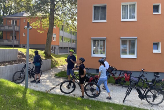 Traditionell wird einmal im Jahr vom ADFC eine Radtour durch die Siedlungen der Spar- und Bauverein Solingen eG angeboten. (Foto: © Spar- und Bauverein Solingen)
