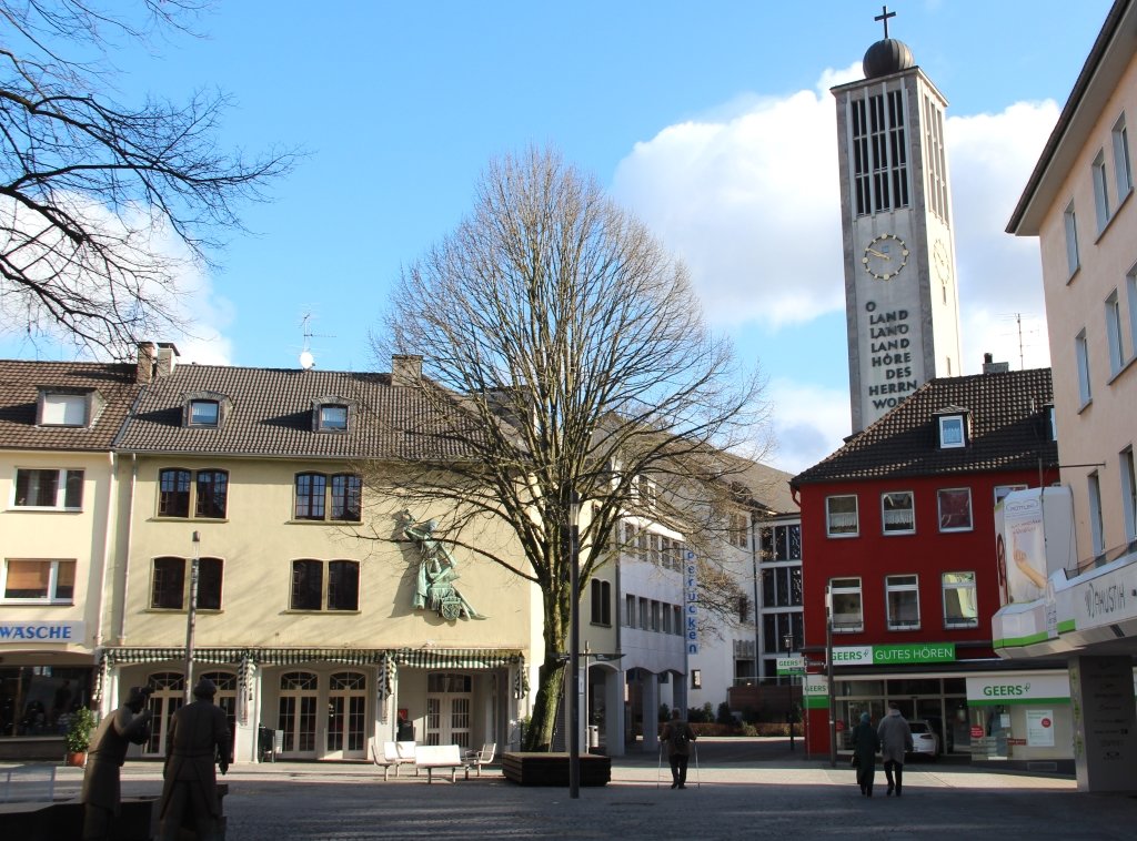 Der Alte Markt in der Solinger City mit Blick auf die Evangelische Stadtkirche. (Archivfoto: © Bastian Glumm)