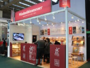 Messestand (Jahr 2023) der Solinger Messermanufaktur Robert Herder (Windmühlenmesser) auf der Ambiente in Frankfurt. Das Unternehmen präsentiert seine Produkte dieses Mal in Halle 8.0, Stand F40. (Archivfoto: © Bastian Glumm)
