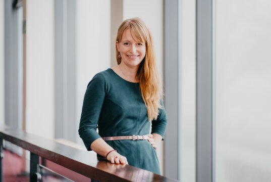 Nachdem Anna Frantzen seit April 2025 bereits kommissarisch die Leitung des Kulturmanagements übernommen hatte, wird sie diese Aufgabe nun dauerhaft wahrnehmen. (Foto: © Stadt Solingen)