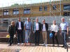 Kooperieren: v.li. Karin Spiewak-Berg und Shkelzim Hoti (Beamten-Wohnungsbauverein eG), Oliver Sloot (Gemeinnützige Baugenossenschaft „Eigenheim“ eG), Roland Bak (Spar- und Bauverein So-lingen eG), Andreas Müller (Beamten-Wohnungsbauverein eG), Nina Arnrich (Spar- und Bauverein Solingen-Wald eG) und Francesco Cinquegrani (Bauverein Gräfrath eG). (Foto: © SBV Solingen)