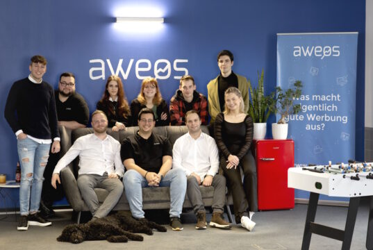 Das Team der Solinger Digitalagentur AWEOS hat Anfang des Jahres neue Räume an der Schorberger Straße bezogen. (Foto: © AWEOS)