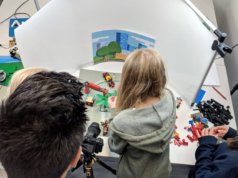 Auch die Solinger Werbeagentur AWEOS nahm am „Maus-Türöffner-Tag“ teil und ermöglichte es Kindern ab zehn Jahren, ihre eigenen Lach- und Sachgeschichten in Form von Stop-Motion-Filmen zu produzieren. (Foto: © AWEOS)