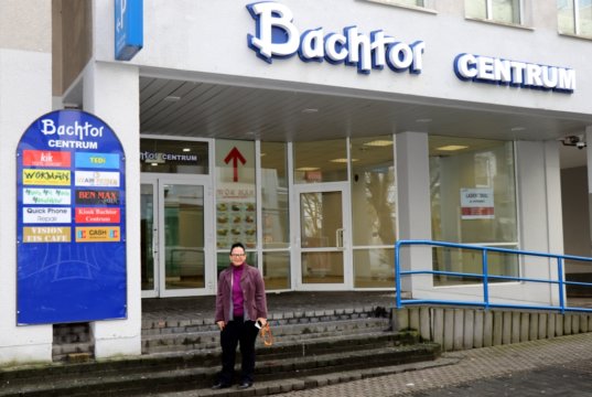 Centermanagerin Fidan Boberg freut sich, dass sie immer mehrere leere Flächen im Bachtor Centrum vermieten kann. Mitte Februar gibt es in der Einkaufspassage eine Valentinswoche. (Foto: © Bastian Glumm)