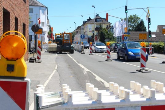 Die Hildener Straße wird in den nächsten Monaten zwischen Ulmen- und Teichstraße umfassend saniert. (Archivfoto: © Bastian Glumm)