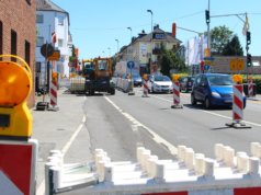 Seit rund einem Jahr wird wird die Hildener Straße umfassend saniert, die Arbeiten gehen un in die nächste Phase, die Vorbereitungen dazu starten heute. (Archivfoto: © Bastian Glumm)