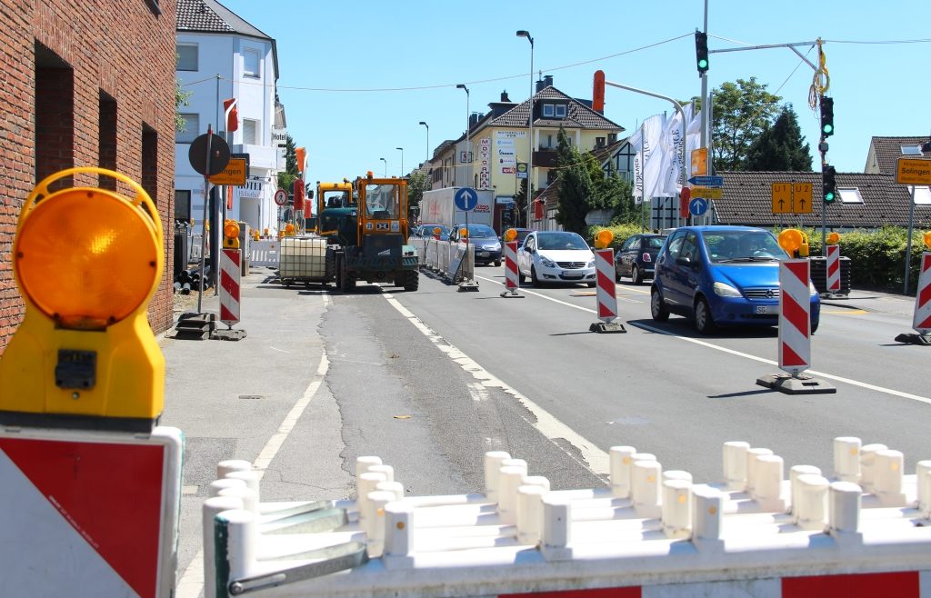Die Bauarbeiten auf und an der Hildener Straße schreiten voran. (Archivfoto: © Bastian Glumm)