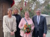 Kamen zum Abschied zusammen: v.li. Gabriele Heller (Einrichtungsleiterin St. Lukas Pflegeheim), Anne Obermann (designierte Pflegedienstleiterin St. Lukas Pflegeheim), Beate Kalowsky (scheidende Pflegedienstleiterin St. Lukas Pflegeheim) und Franziskus von Ballestrem (Geschäftsführer Senioreneinrichtungen). (Foto: © Alexianer)