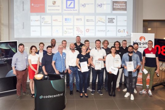 Rund 200 Gäste aus Unternehmen und Institutionen kamen am Dienstag zur Firma codecentric zum inzwischen 6. Berg-Pitch, was eine Rekordbeteiligung war. (Foto: © Leon Sinowenka)