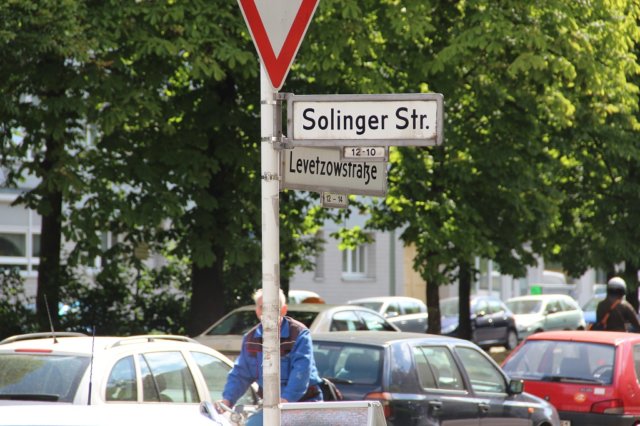Seit 1906 gibt es im alten Arbeiterviertel in Berlin-Moabit eine Solinger Straße. (Foto: © Bastian Glumm)