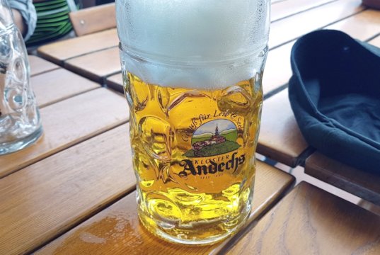 Immer mehr Kneipen, Restaurants und Gaststätten sind von der Schließung bedroht. Die Gewerkschaft NGG warnt vor dem Verlust „von einem Stück Alltagskultur“ und einem weiteren Kneipensterben in Solingen. (Archivfoto: © Bastian Glumm)