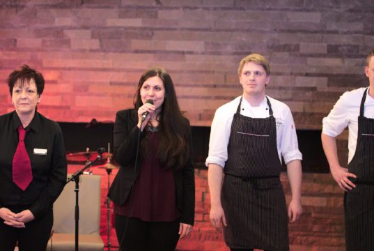 Vorstellung des Führungsteams des Restaurants Pfaffenberg am vergangenen Mittwoch: v.li. Petra Buchholz, Franziska Simiot, Mario Braun und Lars Ohters. (Foto: © Jan Christoph Heinsch)