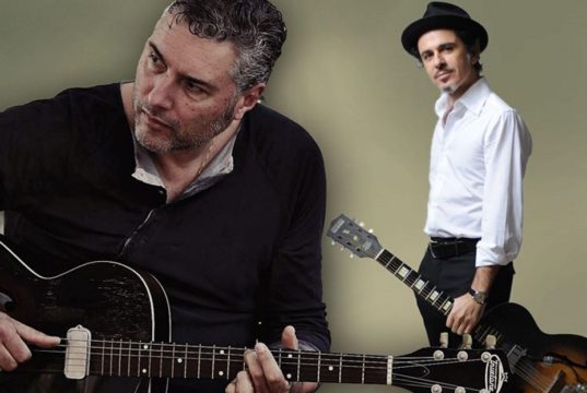 „The Blues & Soul Brothers“ ist das neue musikalische Projekt zweier Pioniere des Blues, die sich nach 20 Jahren wiedertreffen und ein Duo gründen, das, auf den Spuren des Blues, das Publikum mitnimmt auf eine Reise von Chicago, über Memphis bis nach Austin, Texas. (Foto: © Ottavia da Re)