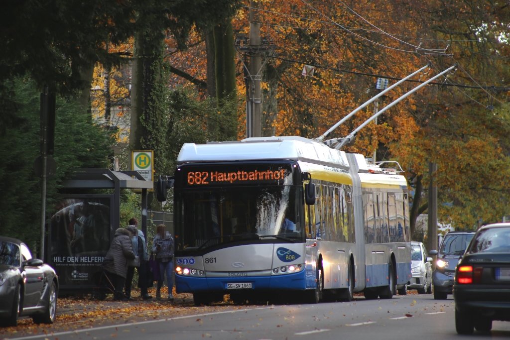 Seit Montag sind zwei der neuen Batterie-O-Busse, kurz BOB, erstmals im Linienbetrieb testweise auf Solingens Straßen unterwegs. (Foto: © Das SolingenMagazin)