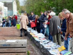 Am Ostersonntag haben Bücherfreunde wieder die Qual der Wahl, wenn Solingens Bookcrosser auf die Korkenziehertrasse einladen. (Archivfoto: © Martina Hörle)