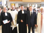 Christliche, jüdische und muslimische Geistliche sprachen am Dienstagabend in der Stadtkirche ein "Gebet der Religionen" und riefen zum Frieden auf. (Foto: © Bastian Glumm)