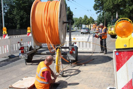 Zur Verbesserung der Standortqualität wurde bereits in Zusammenarbeit mit der Stadtverwaltung und den Technischen Betrieben Solingen das Breitband-Netz ausgebaut. (Archivfoto: © Bastian Glumm)