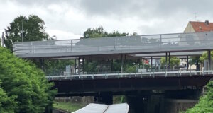 An der Brücke Bismarckstraße am Bahnhof Mitte finden von Sonntag, 22. Juni, bis voraussichtlich Donnerstag, 26. Juni, Brückenbauarbeiten statt. (Foto: © Stadt Solingen)