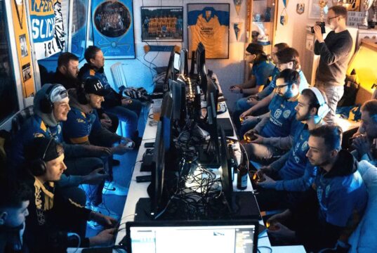 eSport: Die virtuellen Fußballer des BSC Union Solingen krönen die Saison nach dem Gewinn der Meisterschaft nun mit dem Sieg im Supercup. (Foto: © BSC Union Solingen)