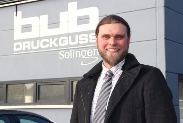 Ralf Ahnert ist Geschäftsführer der bub-Druckguss GmbH an der Alten Ziegelei in Gräfrath. Als einer von insgesamt fünf Unternehmern im Gewerbegebiet Dycker Feld hat er seine Firma für schnelles Internet angemeldet. (Foto: © Bastian Glumm)