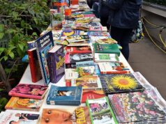 Die Bücherbörse hat nichts von ihrer Anziehung verloren. Auch in diesem Jahr gab es wieder jede Menge Lesestoff für die Besucher. (Foto: © Martina Hörle)