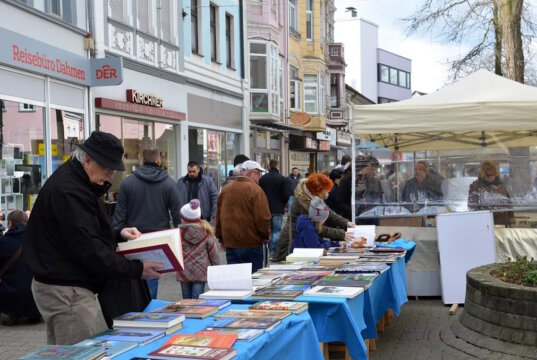 Am 27. Oktober soll sich die Ohligser Innenstadt in ein lebendiges Zentrum der Begegnung verwandeln – „Ohligs verbindet!“ lautet das Motto des Tages. (Archivfoto: © Martina Hörle)