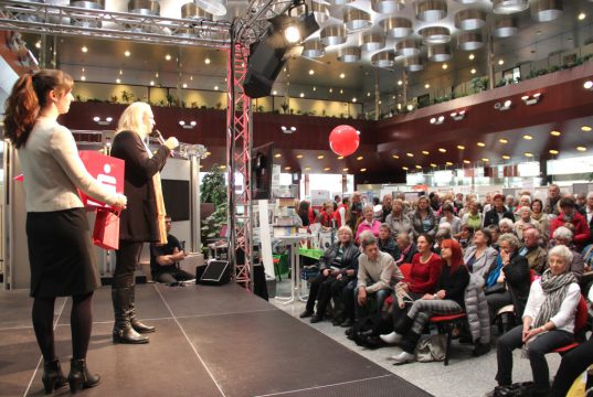 Sonst immer in der Hauptstelle der Sparkasse, beheimatet, findet im Rahmen einer Aktionswoche die Seniorenmesse „Aktivia“ erstmalig im Theater- und Konzerthaus statt. Auch dort wird es am 15. Oktober ein buntes Bühnenprogramm geben. (Archivfoto: © B. Glumm)