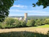 Burgschwalbach liegt in Rheinland-Pfalz im Rhein-Lahn-Kreis. Hoch über dem Dorf thront die Burg Schwalbach. (Foto: © Bastian Glumm)