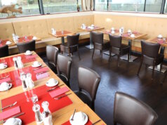 Im Café Florian im Gräfrather Hof startet Ende März wieder der Sonntagsbrunch. Gäste erwartet ein umfangreiches Buffet mit wechselnden warmen Gerichten. (Foto: © Bastian Glumm)