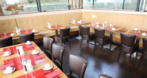 Im Café Florian im Gräfrather Hof startet Ende März wieder der Sonntagsbrunch. Gäste erwartet ein umfangreiches Buffet mit wechselnden warmen Gerichten. (Foto: © Bastian Glumm)