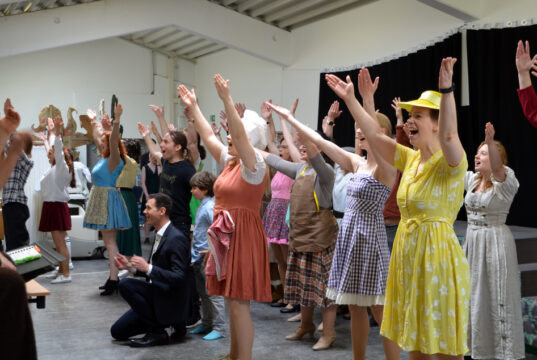 : Der Verein Creative Arts Group führt im Theater und Konzerthaus Solingen das Musical BIG FISH auf. Die Proben laufen derweil auf Hochtouren. (Foto: © Martina Hörle)