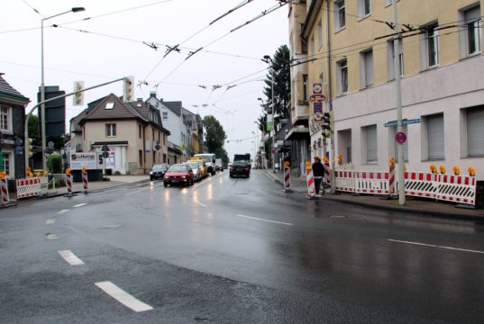 Ab kommende Woche Montag wird an vier Nächten die Fahrleitung auf einem Stück der Wuppertaler Straße ausgetauscht. (Archivfoto: © Bastian Glumm)
