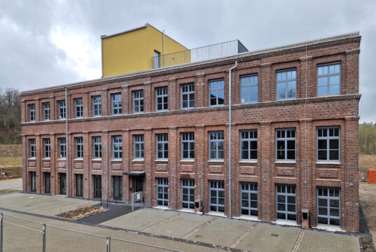 Die ehemalige Lehrwerkstatt der Firma Rasspe in Stöcken. Solingen.Business verwandelt das gesamte Areal in den Change.Campus. (Foto: © Bastian Glumm)