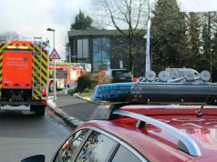 Zu einem Gefahrguteinsatz rückte die Feuerwehr an Freitagmittag nach Aufderhöhe aus. Bei der Abwasseraufbereitung in einem Galvanobetrieb an der Straße An den Eichen kam es zu einer unplanmäßigen chemischen Reaktion. (Foto: © Das SolingenMagazin)