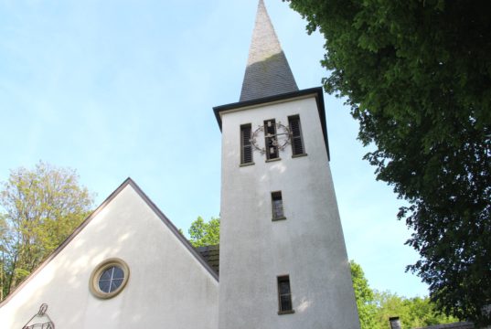 Die Christuskirche in Rupelrath an der Opladener Straße. (Archivfoto: © Bastian Glumm)