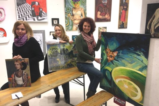 „Bunt“ ist eine neue synergistische Frauenpower-Kunstgruppe, die gegenseitige Unterstützung, Ideenaustausch und gemeinsame Aktivitäten zum Ziel hat. (Foto: © City Art Project)