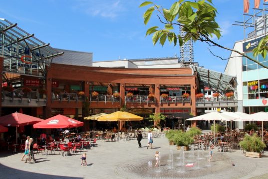 Ein Bild aus besseren Tagen, als in den Clemens-Galerien noch Leben war. Eine Gruppe schweizer Investoren kaufte die komplette Liegenschaft auf. (Archivfoto: © B. Glumm)