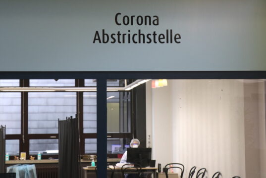 Die Corona-Abstrichstelle im Klinikum Solingen. (Foto: © Bastian Glumm)
