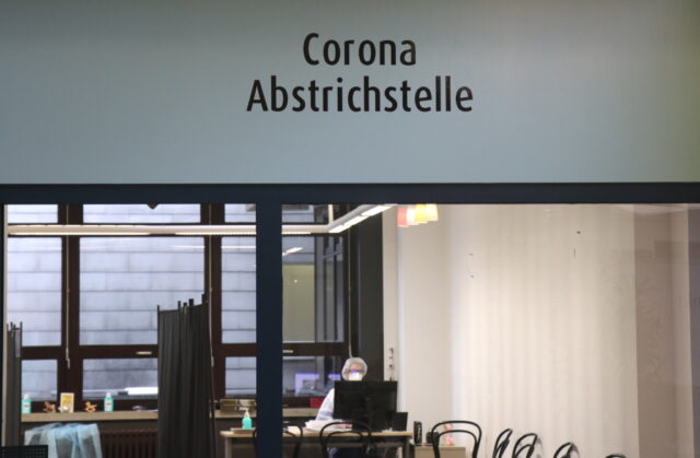Die Corona-Abstrichstelle im Klinikum Solingen. (Foto: © Bastian Glumm)