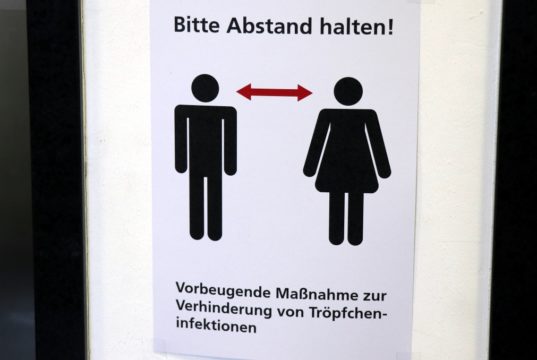 Derzeit werden zahlreiche Maßnahmen umgesetzt, um die Verbreitung des Coronavirus zu verlangsamen. (Foto: © Bastian Glumm)